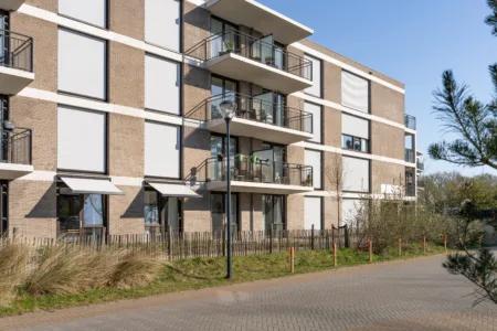foto van buitenkant gebouw huis in de duinen