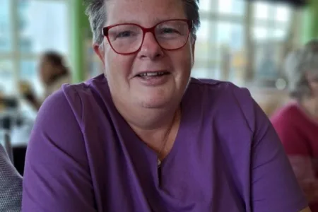 Foto vrouw met paar t-shirt